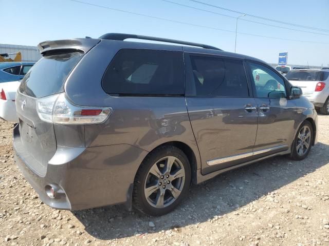 2018 Toyota Sienna SE