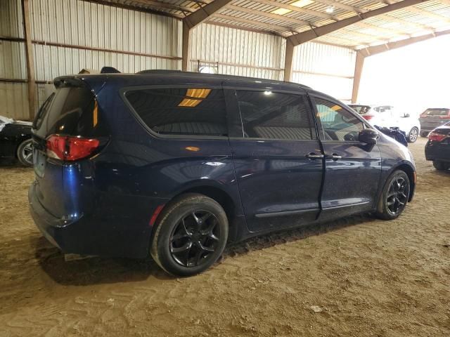 2017 Chrysler Pacifica Touring L Plus