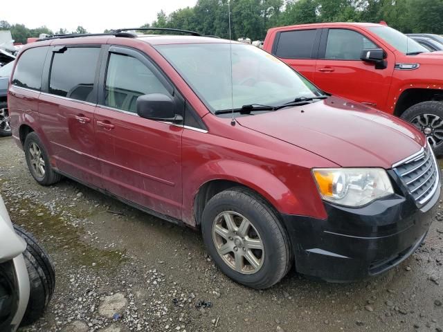 2010 Chrysler Town & Country LX