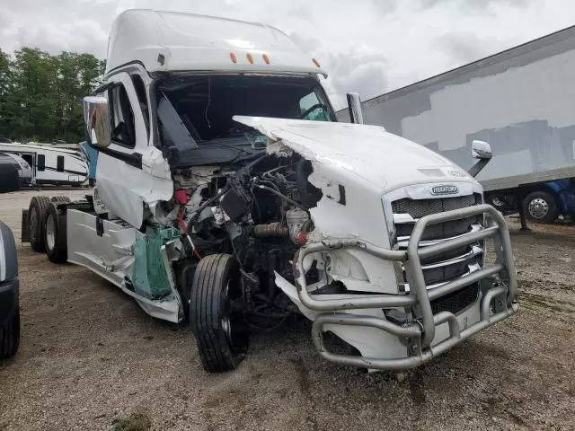 2019 Freightliner Cascadia 126