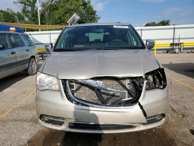 2016 Chrysler Town & Country Touring L