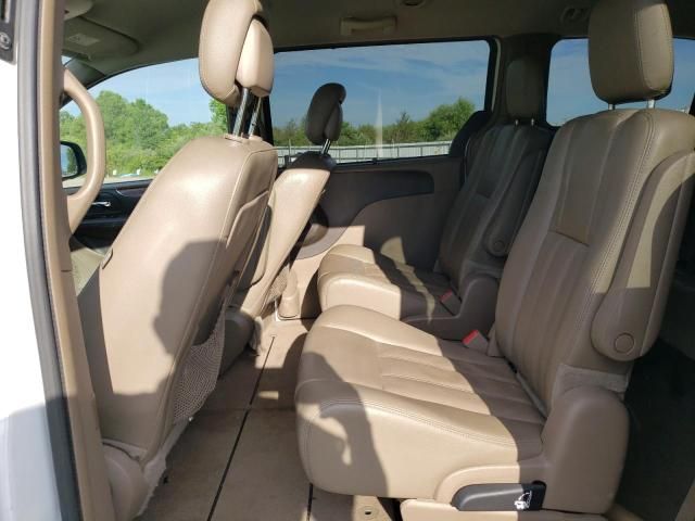 2013 Chrysler Town & Country Touring