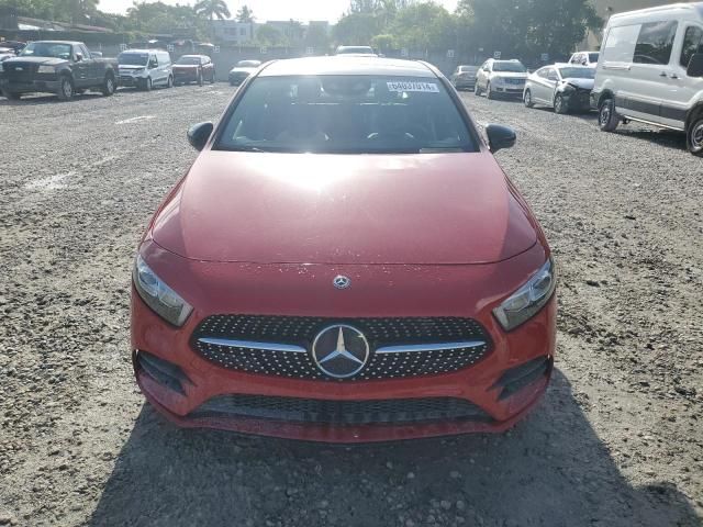 2019 Mercedes-Benz A 220