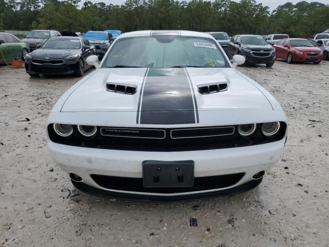 2017 Dodge Challenger SXT