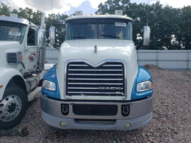 2015 Mack 600 CXU600