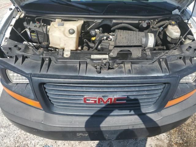 2003 GMC Savana Cutaway G3500