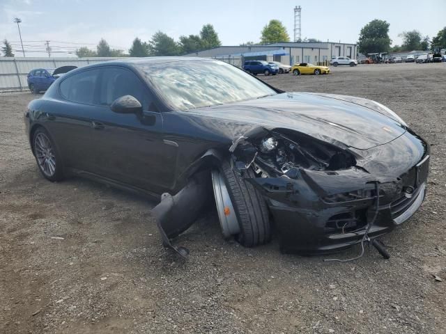 2016 Porsche Panamera 2