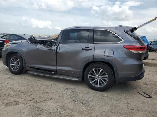 2017 Toyota Highlander SE