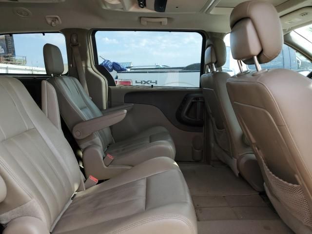 2016 Chrysler Town & Country Touring L