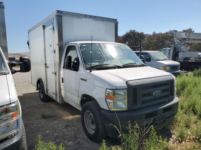 2023 Ford Econoline E350 Super Duty Cutaway Van