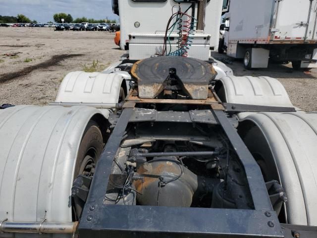 2012 Peterbilt 587