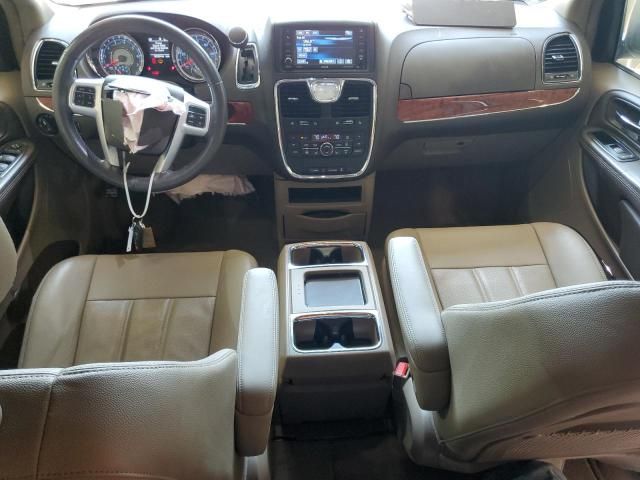 2015 Chrysler Town & Country Touring L