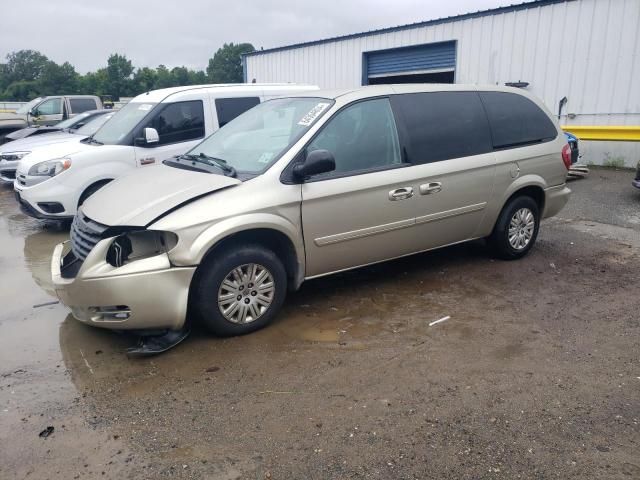 2006 Chrysler Town & Country LX