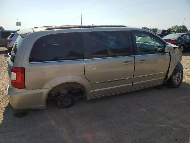 2013 Chrysler Town & Country Touring