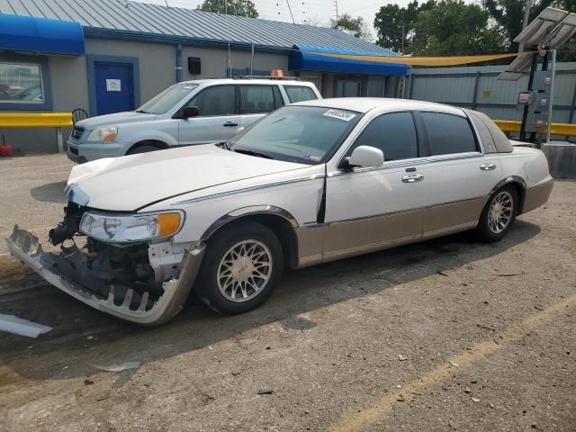 2001 Lincoln Town Car Signature