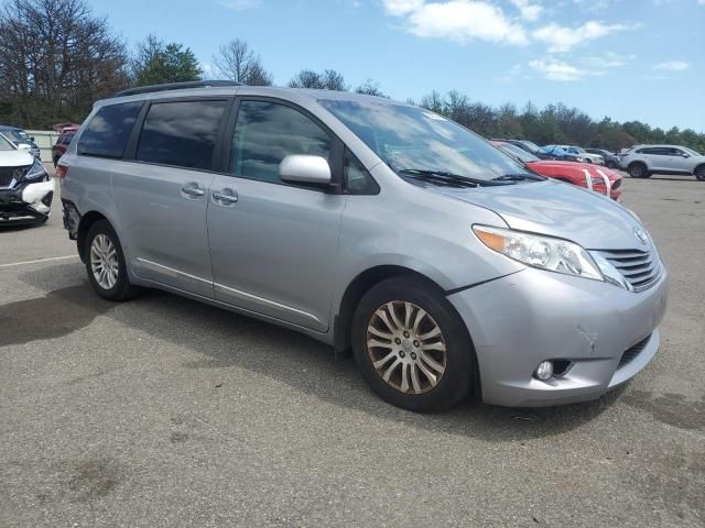 2017 Toyota Sienna XLE