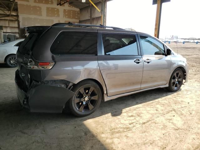 2011 Toyota Sienna Sport