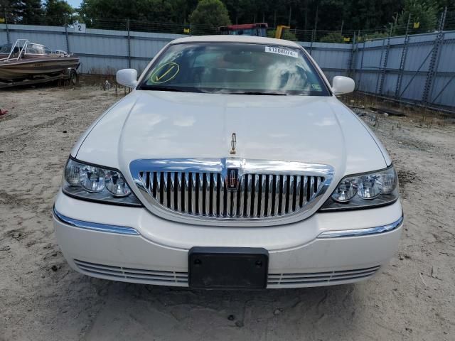 2003 Lincoln Town Car Executive