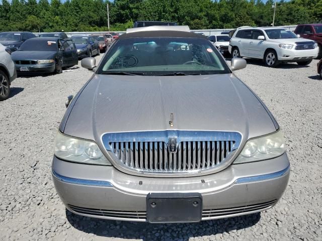 2003 Lincoln Town Car Executive