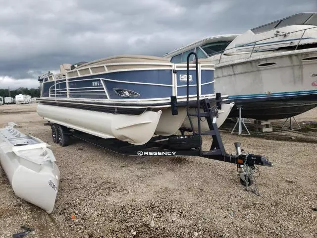 2017 Tracker Boat