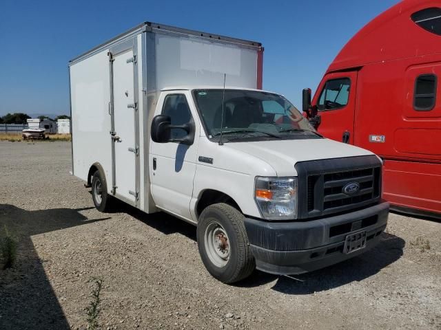 2023 Ford Econoline E350 Super Duty Cutaway Van