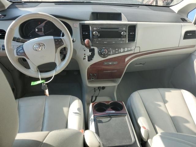 2013 Toyota Sienna XLE