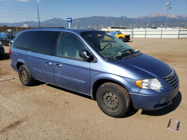 2007 Chrysler Town & Country LX