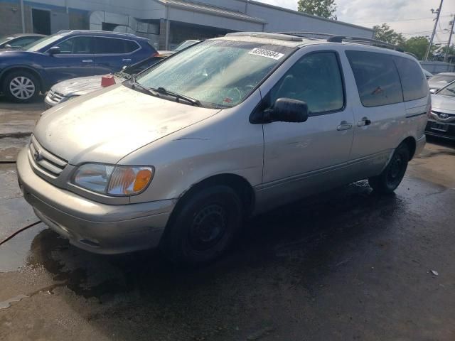 2002 Toyota Sienna LE