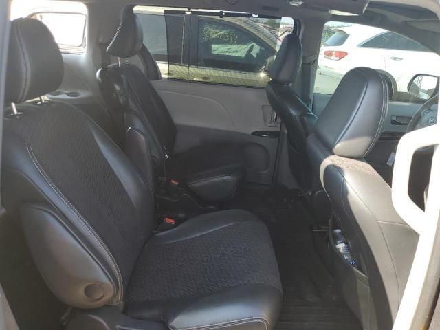 2011 Toyota Sienna Sport