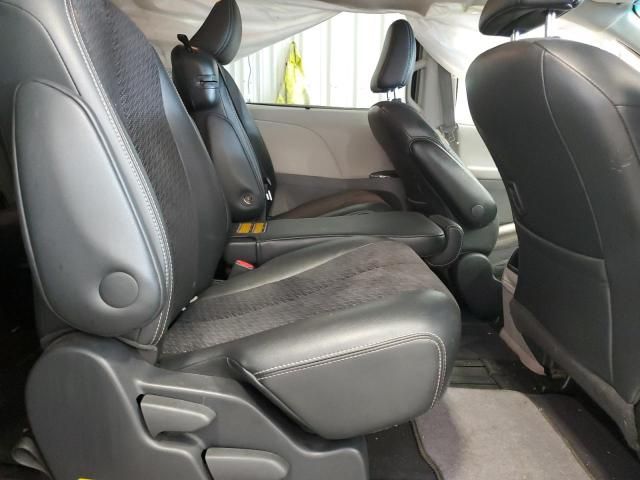 2011 Toyota Sienna Sport