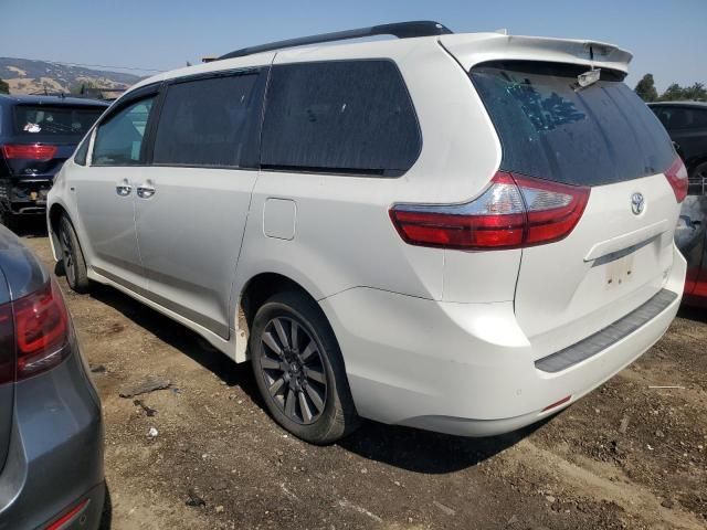 2019 Toyota Sienna XLE