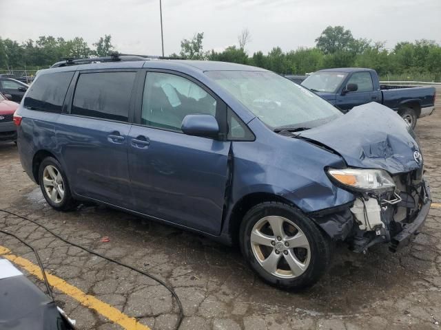 2016 Toyota Sienna LE