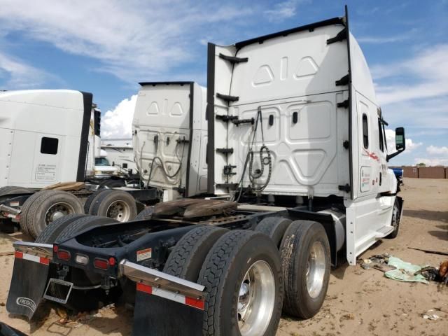 2022 Freightliner Cascadia 126