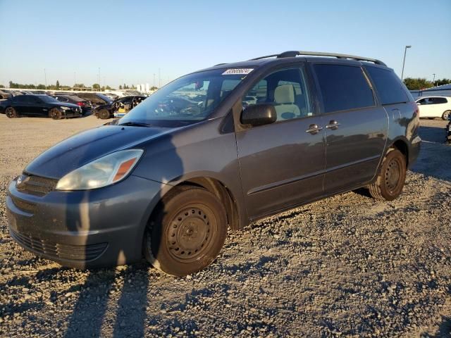 2004 Toyota Sienna CE