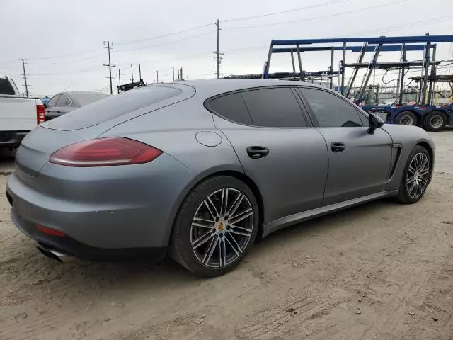 2016 Porsche Panamera S