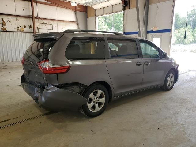 2015 Toyota Sienna LE