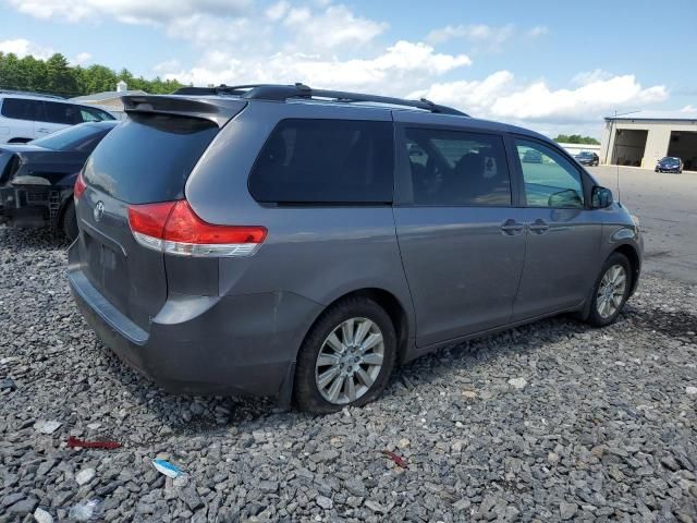 2011 Toyota Sienna LE