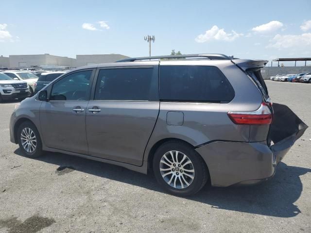 2020 Toyota Sienna XLE