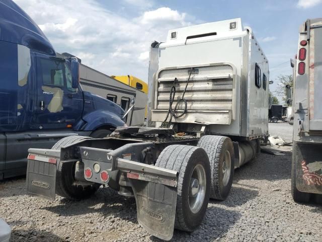 2011 Freightliner Cascadia 125