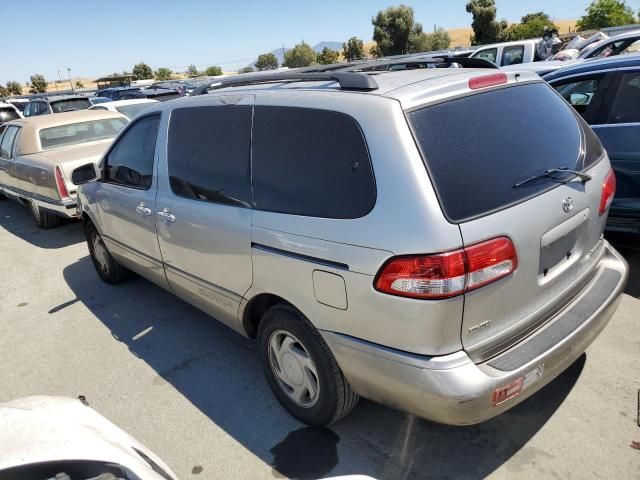 2002 Toyota Sienna LE