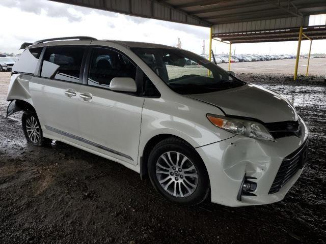 2019 Toyota Sienna XLE