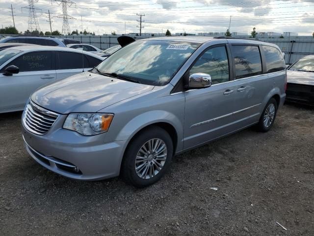 2013 Chrysler Town & Country Touring L