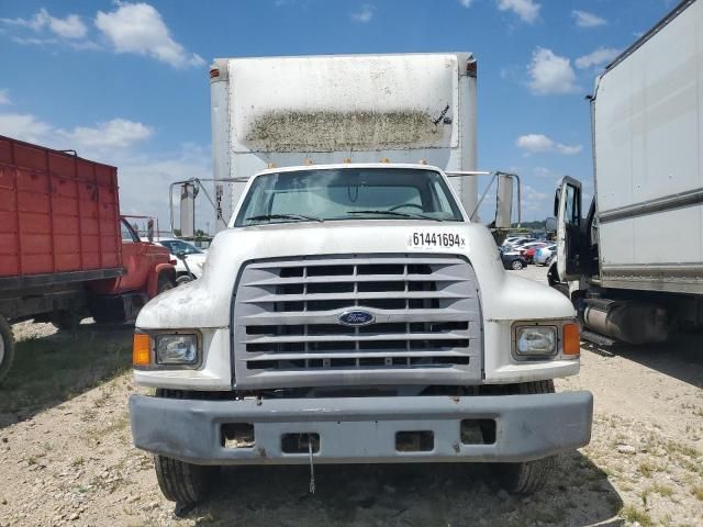 1999 Ford F800