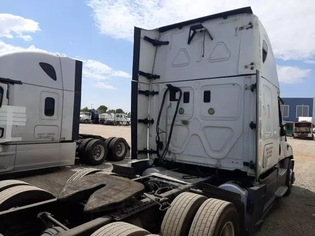 2016 Freightliner Cascadia 125