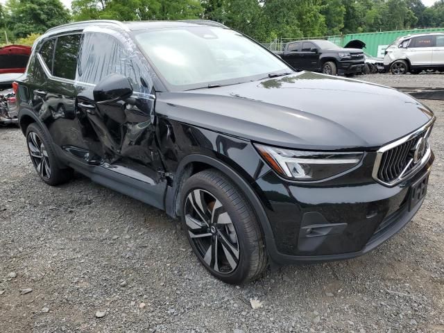 2024 Volvo XC40 Plus