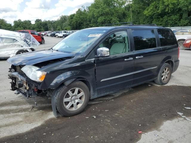 2012 Chrysler Town & Country Touring L