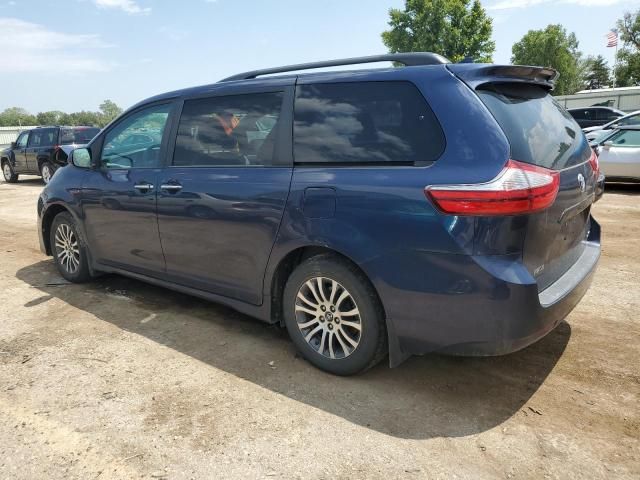 2018 Toyota Sienna XLE