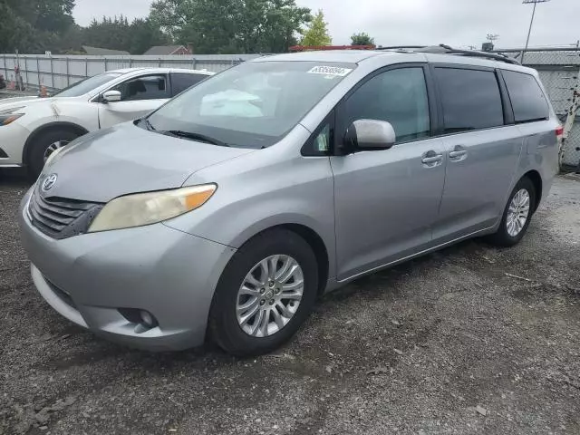 2011 Toyota Sienna XLE