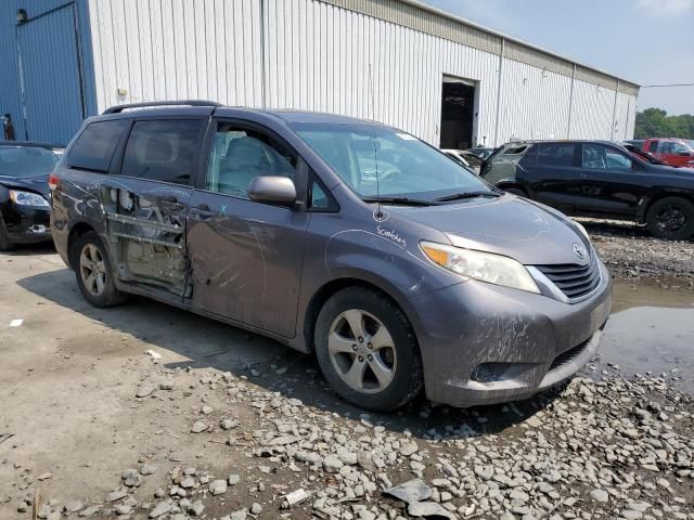 2013 Toyota Sienna LE