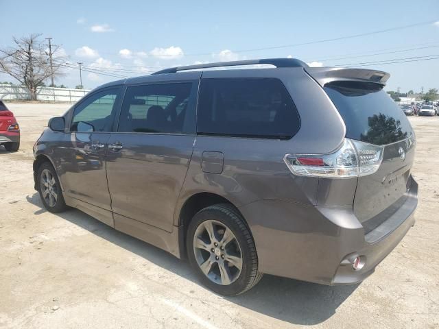 2015 Toyota Sienna Sport